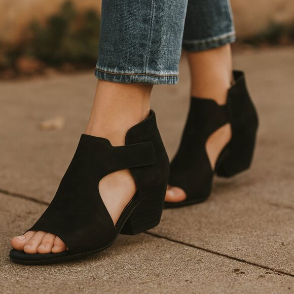 Eileen Fisher Iris Black Suede Cut Out Wedge Heels Sz 7 - Picture 1 of 10